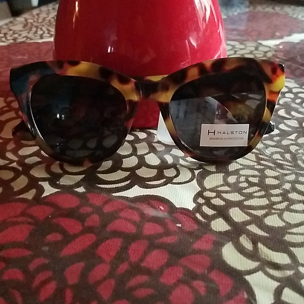 NWT H Halston sunglasses